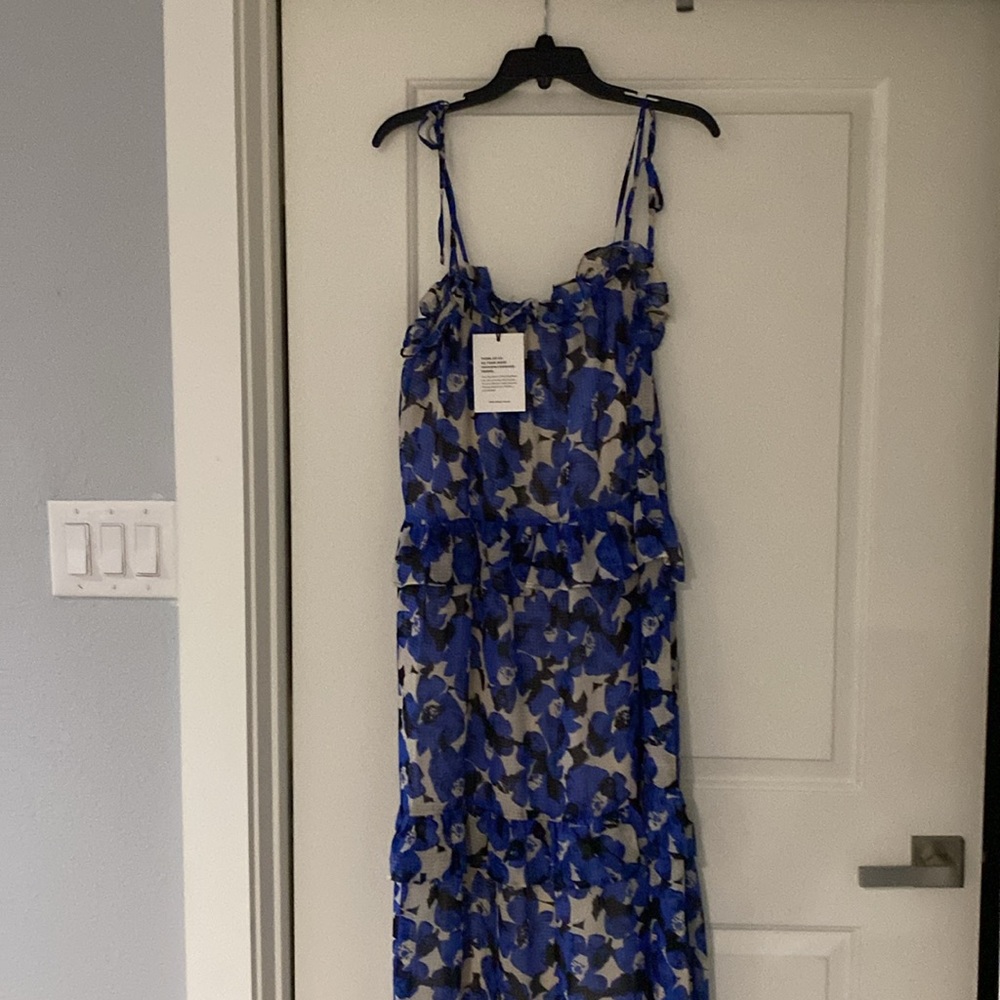 Pretty woman’s floral long dress with tied shoulder strings in midi length - Picture 2 of 4